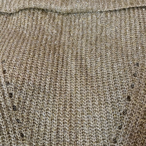 Holiday sweater - Picture 2 of 3